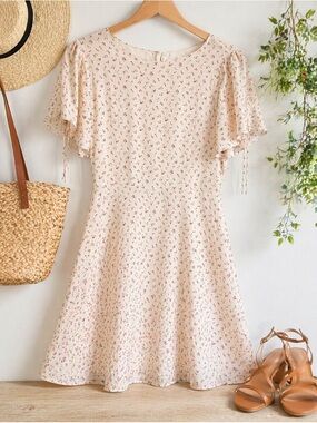 Madewell Floral Mini Dress Size 4 NWT Cream Pink Flutter Sleeve Fit & Flare